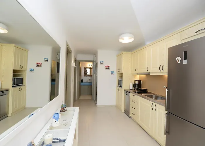 Anemoni By Mykonian Kazarte * Kalafati