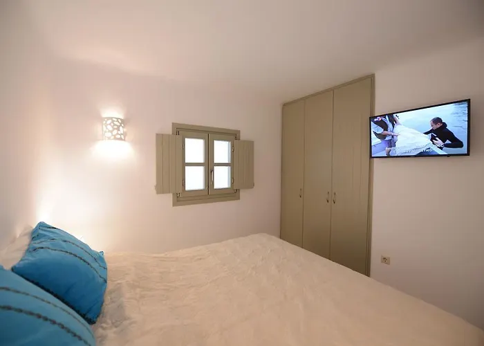 Anemoni By Mykonian Kazarte * Kalafati