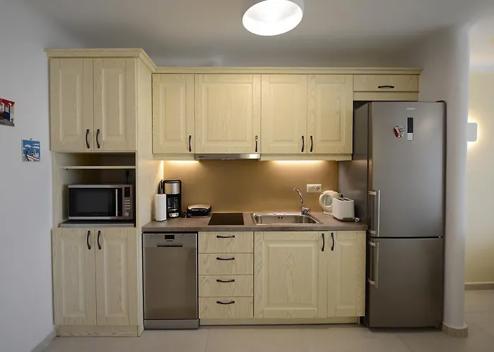 Anemoni By Mykonian Kazarte