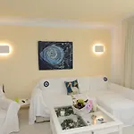 Anemoni By Mykonian Kazarte *